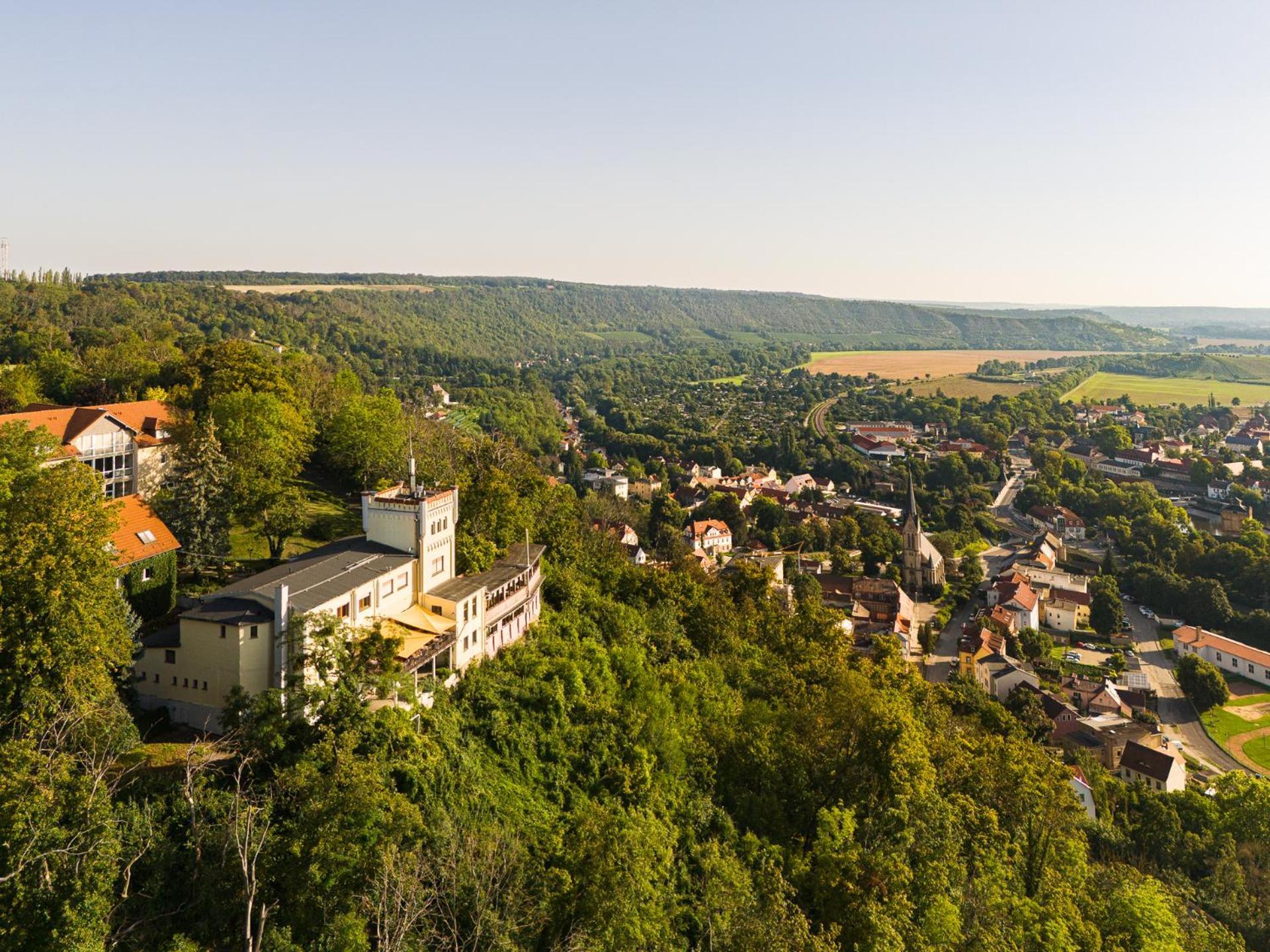 Berghotel Wilhelmsburg Бад-Кёзен Экстерьер фото