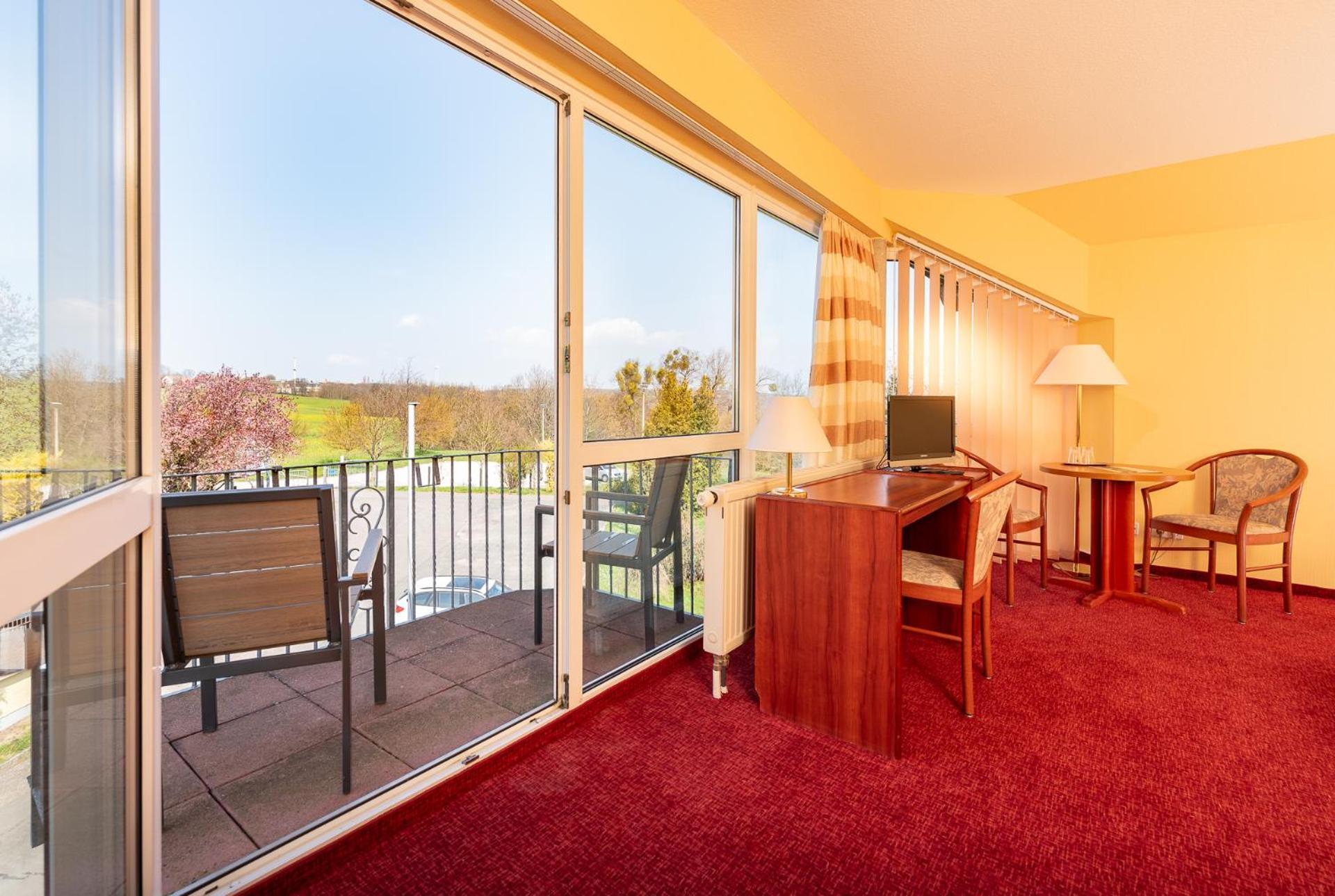Berghotel Wilhelmsburg Бад-Кёзен Номер фото