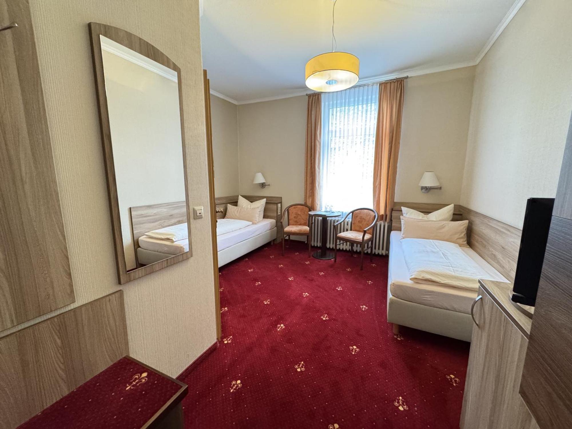 Berghotel Wilhelmsburg Бад-Кёзен Номер фото