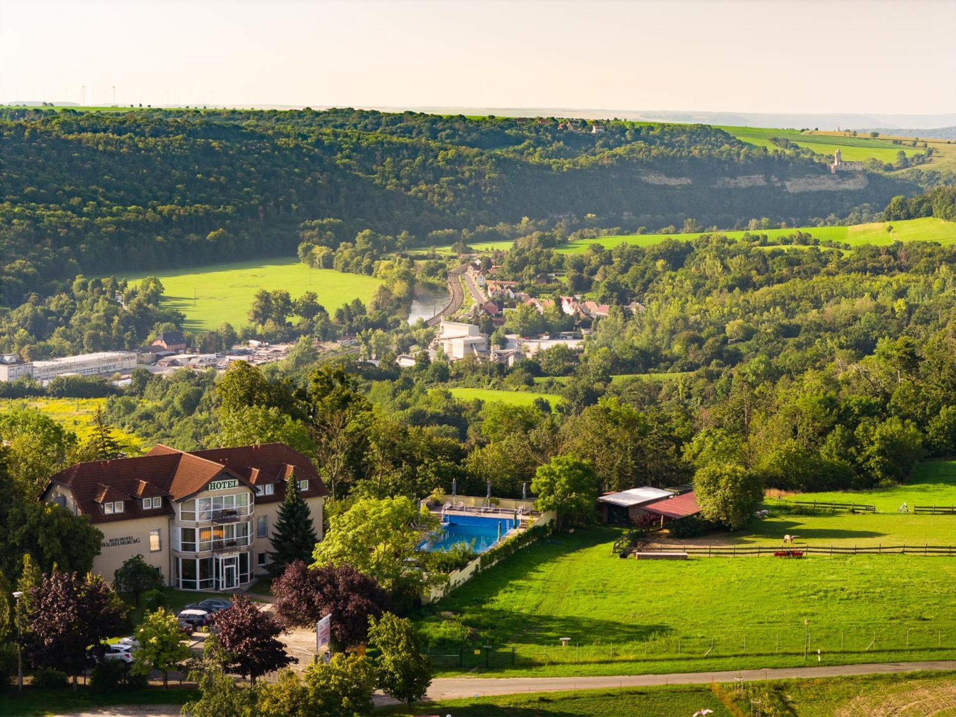 Berghotel Wilhelmsburg Бад-Кёзен Экстерьер фото