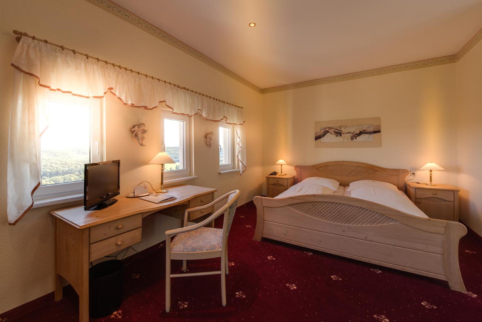 Berghotel Wilhelmsburg Бад-Кёзен Номер фото